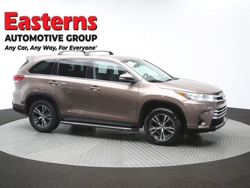Used 2019 Toyota Highlander LE FWD image 46