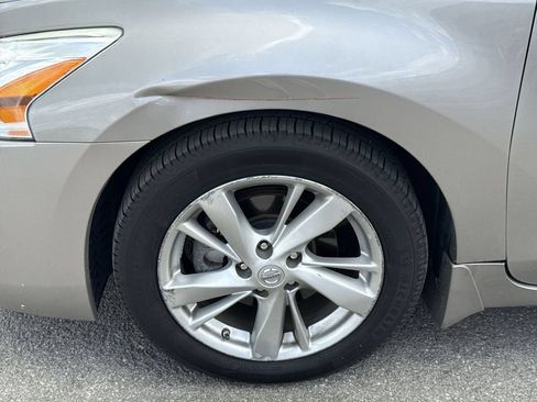 Used 2014 Nissan Altima 2.5 SL w/ Moonroof Package FWD image 2