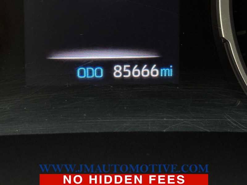 Used 2021 Toyota RAV4 XLE Premium AWD/4WD image 22