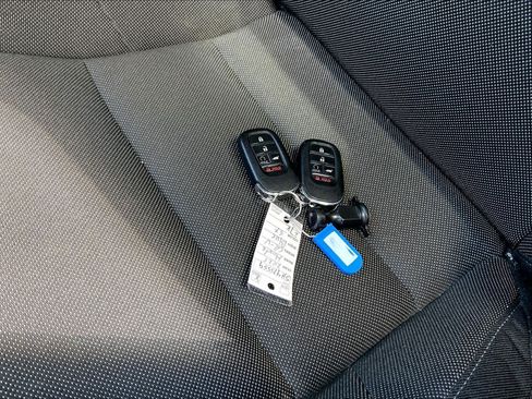 Used 2025 Honda CR-V EX image 15