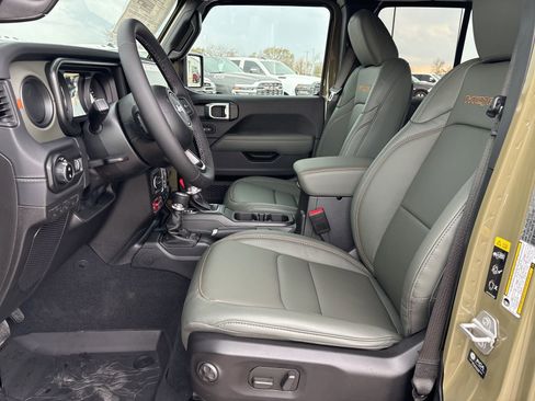 New 2026 Jeep Gladiator Mojave image 13
