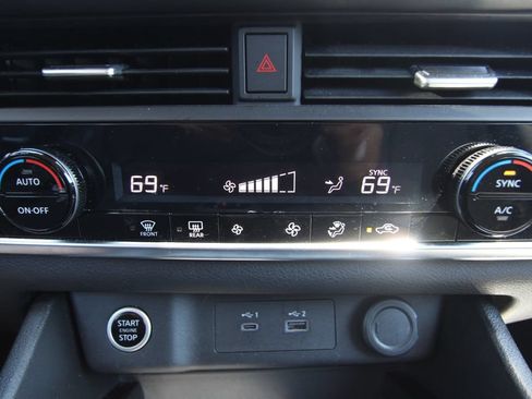 Used 2023 Nissan Rogue SV AWD/4WD image 26