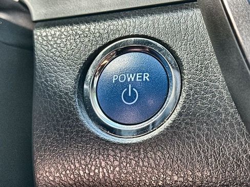 Used 2023 Toyota Camry SE image 17