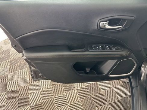 Used 2019 Jeep Compass Limited AWD/4WD image 22
