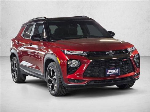 Used 2022 Chevrolet TrailBlazer RS w/ Sun and Liftgate Package image 3
