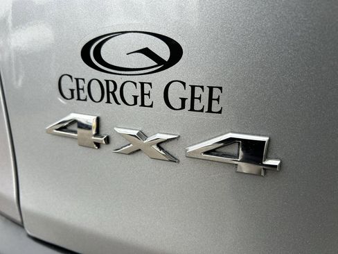 Used 2017 Jeep Cherokee Sport w/ Cold Weather Group image 9