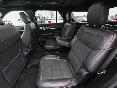 Used 2025 Ford Explorer ST image 23