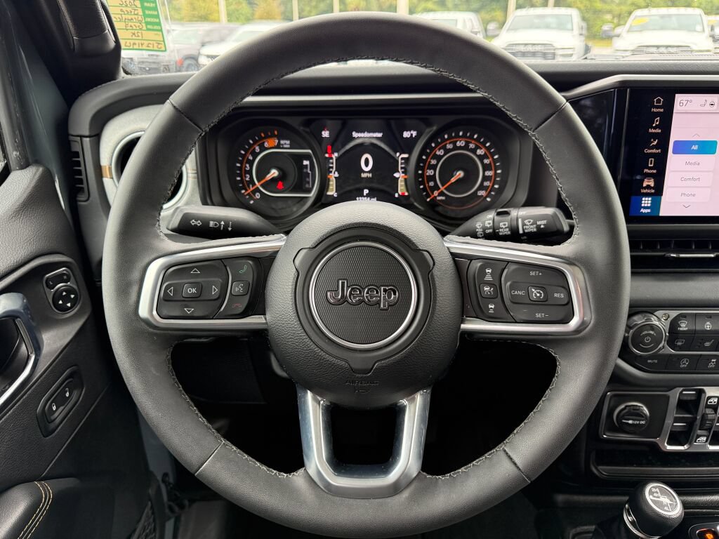 Used 2026 Jeep Wrangler Unlimited Sahara AWD/4WD image 14