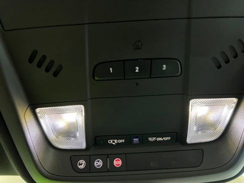 Used 2018 Cadillac XT5 FWD w/ LPO, Wheel Lock Package image 22