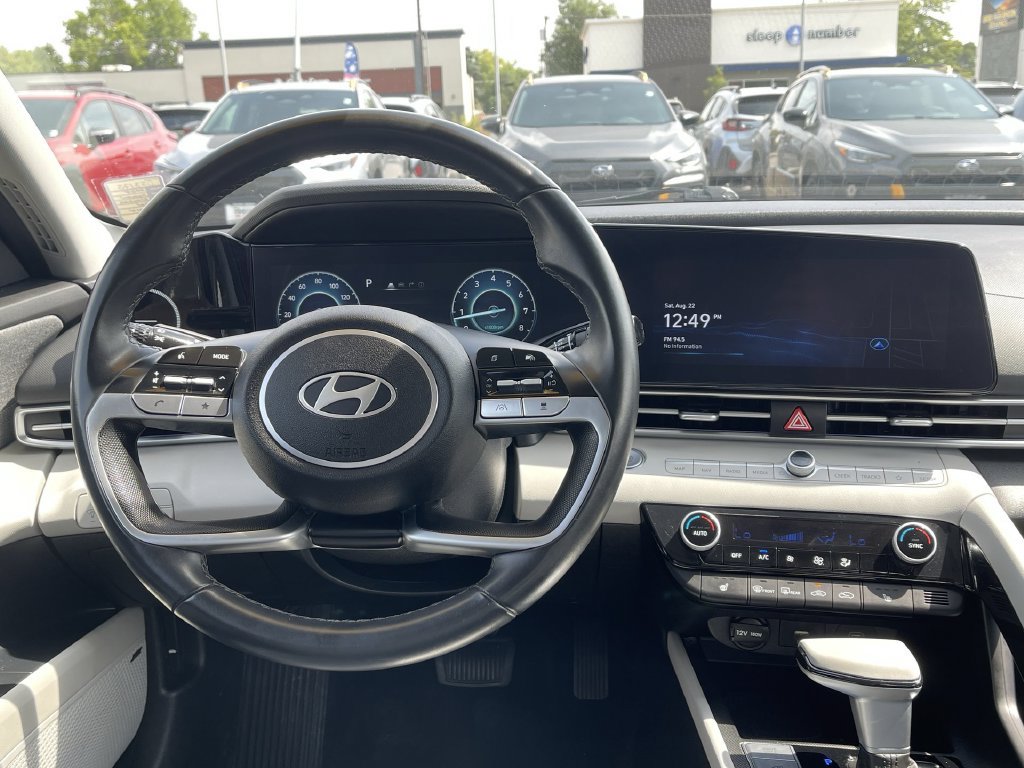 Used 2024 Hyundai Elantra Limited FWD image 27
