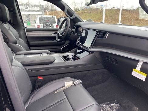 New 2026 Jeep Grand Wagoneer Limited AWD/4WD image 11