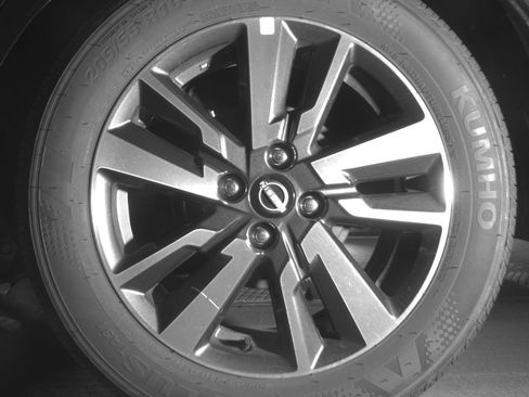 Used 2025 Nissan Versa SV image 14