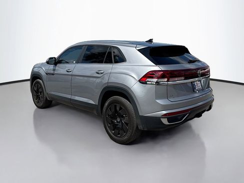 Used 2024 Volkswagen Atlas Cross Sport SE FWD image 5