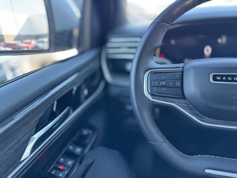 Used 2022 Jeep Wagoneer Series II image 7