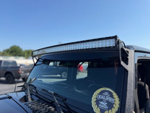 Used 2015 Jeep Wrangler Unlimited Rubicon AWD/4WD image 19