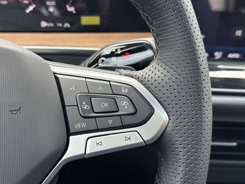 New 2026 Volkswagen Tiguan SEL R-Line AWD/4WD image 19