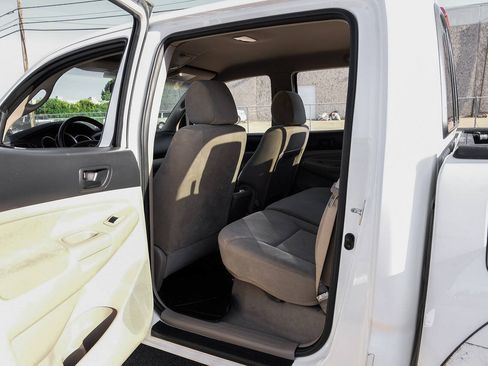 Used 2006 Toyota Tacoma PreRunner RWD image 37