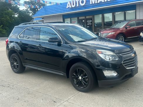 Used 2017 Chevrolet Equinox LT w/ Convenience Package AWD/4WD image 2