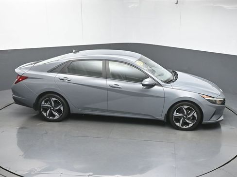 Used 2023 Hyundai Elantra SEL w/ Convenience Package image 46