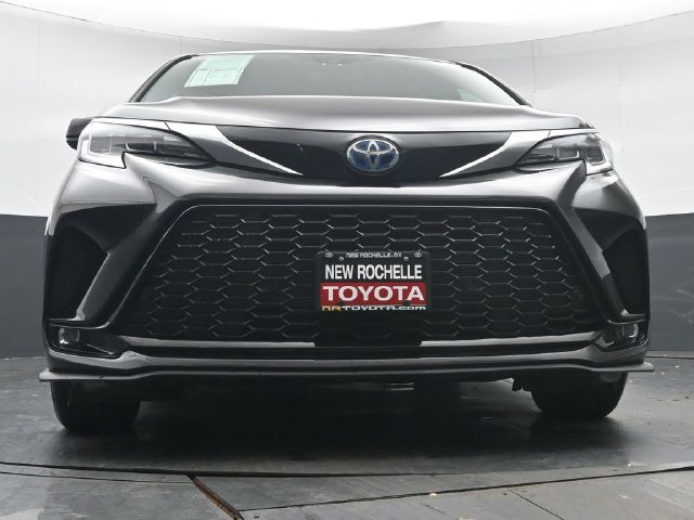 Certified 2023 Toyota Sienna XSE w/ XSE Plus Package AWD/4WD image 38