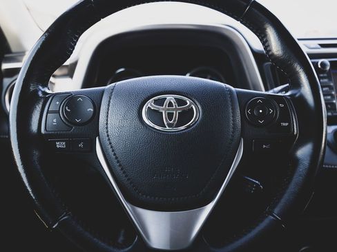 Used 2018 Toyota RAV4 Limited w/ Advanced Technology Package AWD/4WD image 11