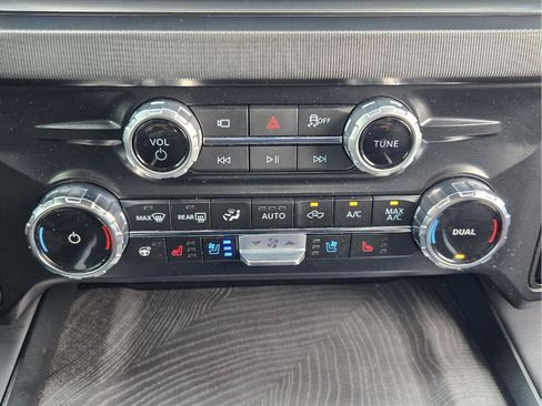 Used 2025 Ford F250 Platinum AWD/4WD image 18