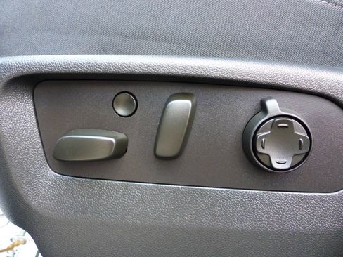 Used 2025 Buick Envision Avenir AWD/4WD image 22