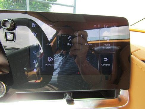 Used 2024 Chevrolet Corvette Stingray Premium Conv w/ Z51 Performance Package RWD image 16