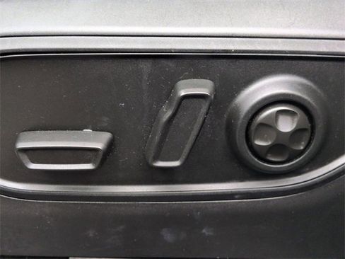 Used 2024 Jeep Grand Cherokee L Limited w/ Luxury Tech Group II image 14