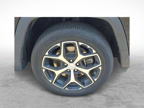 Used 2024 Jeep Compass Limited AWD/4WD image 9