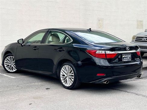 Used 2013 Lexus ES 350 w/ Ultra Luxury Pkg FWD image 5