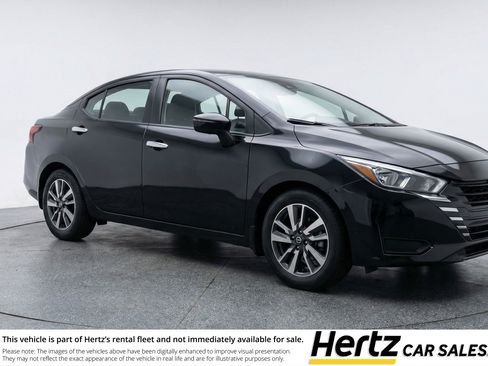 Used 2025 Nissan Versa SV image 1