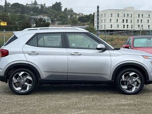 New 2026 Hyundai Venue SEL FWD image 5
