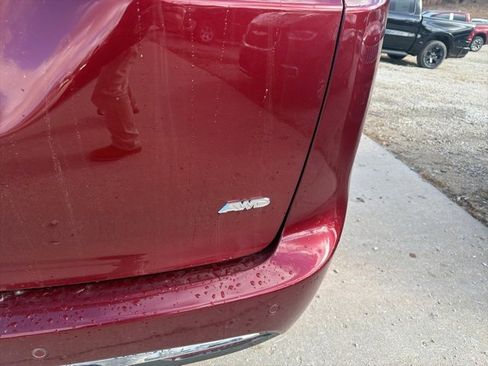 Used 2021 Chrysler Pacifica Touring-L w/ Uconnect Theater Family Group image 7