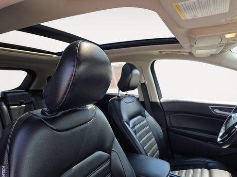 Used 2019 Ford Edge SEL w/ Equipment Group 201A AWD/4WD image 11