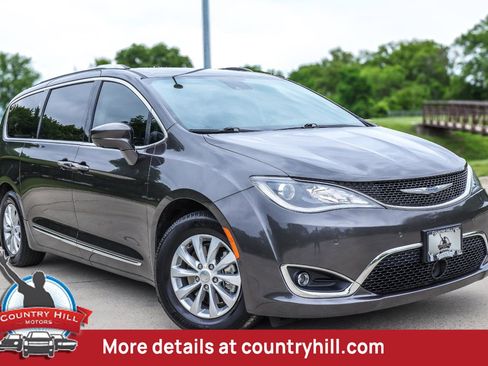 Used 2019 Chrysler Pacifica Touring-L w/ Advanced Safetytec Group FWD image 1