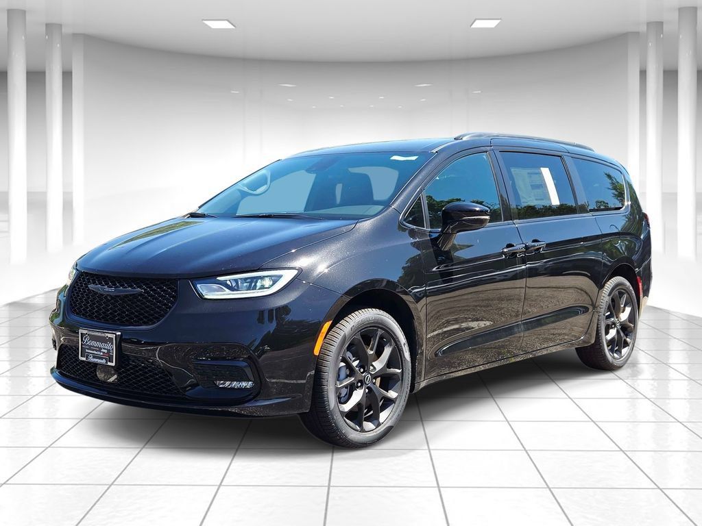 New 2026 Chrysler Pacifica Select w/ S Appearance Package AWD/4WD image 7