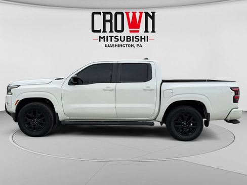 Used 2023 Nissan Frontier SV w/ Midnight Edition Package AWD/4WD image 6