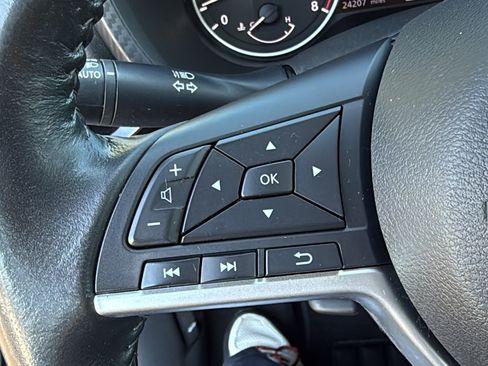Certified 2022 Nissan Sentra SV FWD image 10
