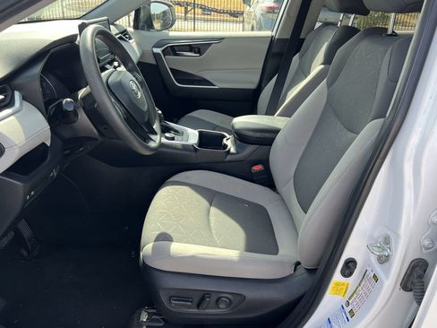 Used 2022 Toyota RAV4 XLE w/ Convenience Package AWD/4WD image 6
