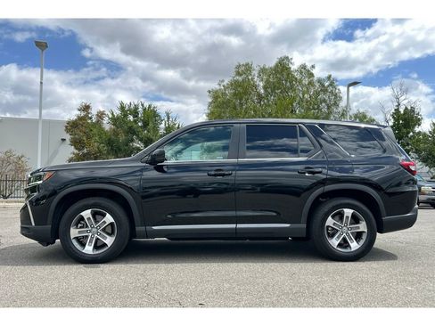 Certified 2025 Honda Pilot EX-L image 2