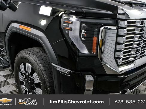 Used 2025 GMC Sierra 2500 Denali image 35