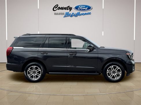 New 2025 Ford Expedition Active image 26