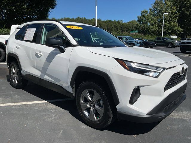 Used 2025 Toyota RAV4 LE AWD/4WD image 5