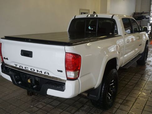 Used 2017 Toyota Tacoma SR5 image 13