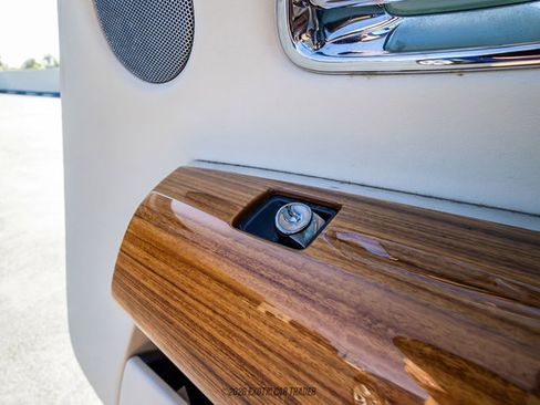 Used 2010 Rolls-Royce Phantom Drophead Coupe RWD image 88