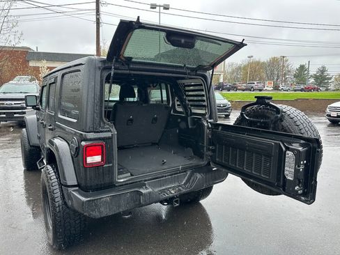 Used 2022 Jeep Wrangler Unlimited Sport AWD/4WD image 14