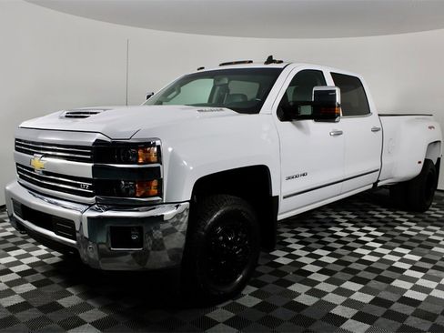 Used 2019 Chevrolet Silverado 3500 LTZ w/ Duramax Plus Package image 5