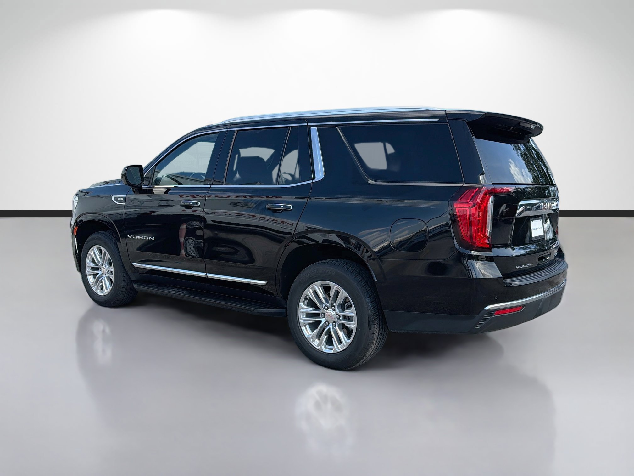 Used 2024 GMC Yukon SLT AWD/4WD image 5