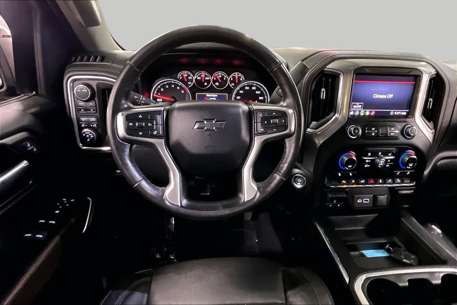 Used 2020 Chevrolet Silverado 1500 LT Trail Boss w/ Midnight Edition AWD/4WD image 6